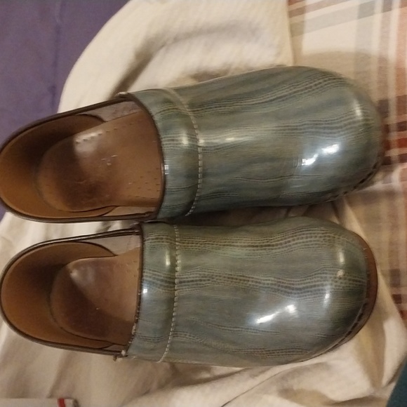 Dansko Nursing Shoes - Picture 4 of 6